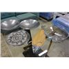 Image 1 : LOT OF DESIGNER SERVING BOWLS AND PLATTERS