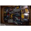 Image 2 : TRAY OF WRESTLING CARDS AND MAGICGATHERING CARDS