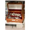 Image 1 : CUTLERY CANTEEN WITH CONTENTS
