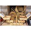 Image 3 : BOX OF WICKER BASKETS AND SEWING ORGANIZER