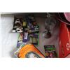 Image 2 : BOX OF NEW TABLE CLOTHS AND PLACEMATS AND HALLOWEEN MAKE UP