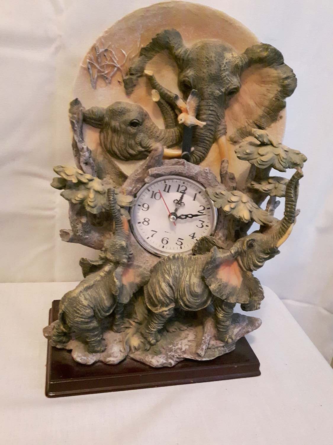 Clocks Elephant(Works),Wooden House(Works)&3 Vintage Alarm Clocks(Not