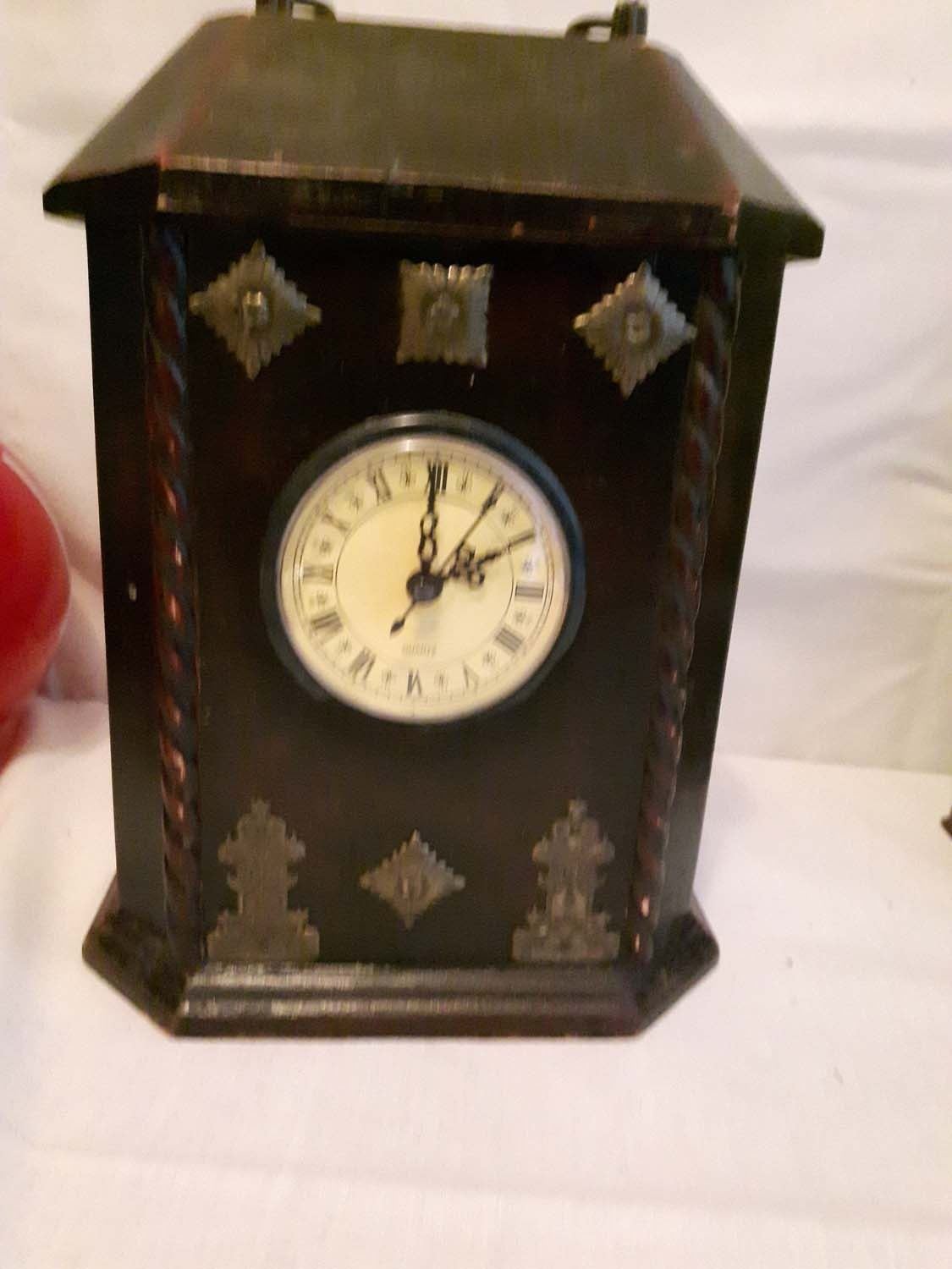 Clocks Elephant(Works),Wooden House(Works)&3 Vintage Alarm Clocks(Not