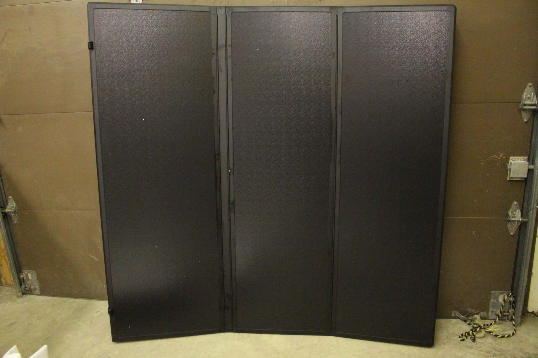 Rugged Liner Hard Tri Fold Tonneau Cover 09 17 Dodge Ram 1500 5 5