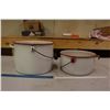 Image 1 : 2 Enamel White Pots