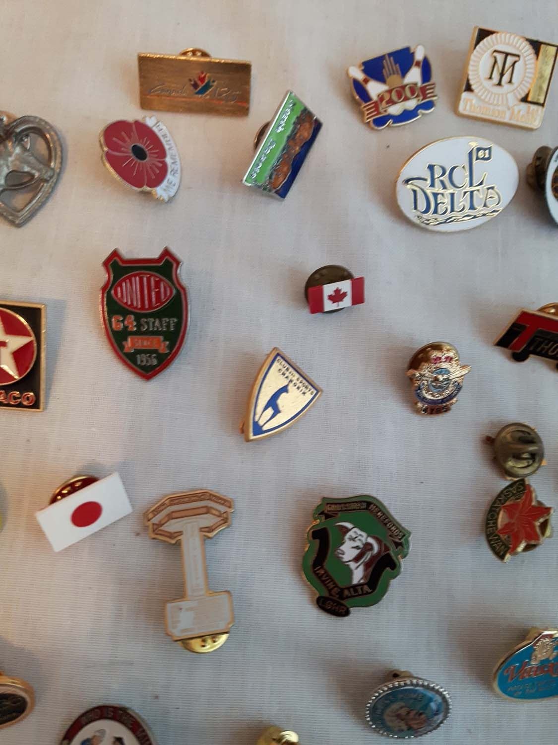 100 Collectors Pins 100 Collectors Pins