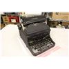 Image 1 : Vintage Underwood Type Writer