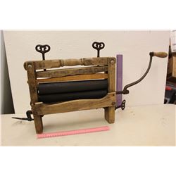 Antique Homestead No.12 Washer Wringer