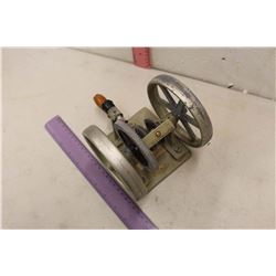 Gear Box Labor-Karl-Marx-Stadt-Ausgleichsgetriebe 6" high (Salesman Sample)