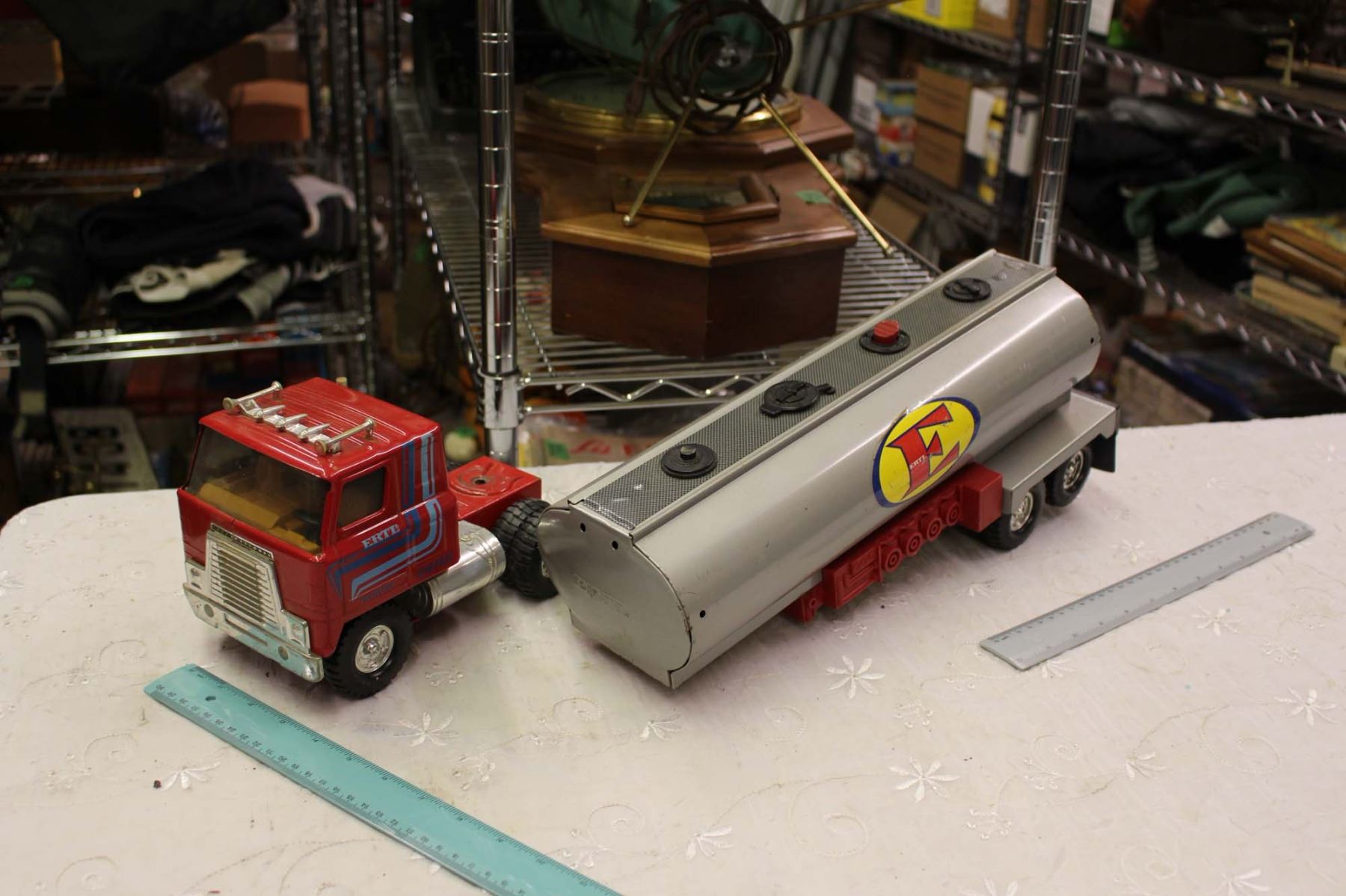 Ertl Metal Truck And Trailer