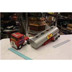 Ertl Metal Truck And Trailer