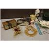 Image 3 : Lot of Vintage Misc (Clock, Case, Cigarette Roller, Etc)
