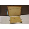 Image 4 : Framed Picture & Picture Tray