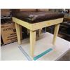 Image 2 : Vintage Foot Stool
