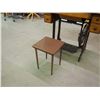 Image 6 : Vintage Singer Sewing Machine With Mini End Table