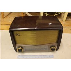 Vintage RCA Victor Radio (Working)