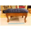 Image 5 : Vintage Padded Foot Stool