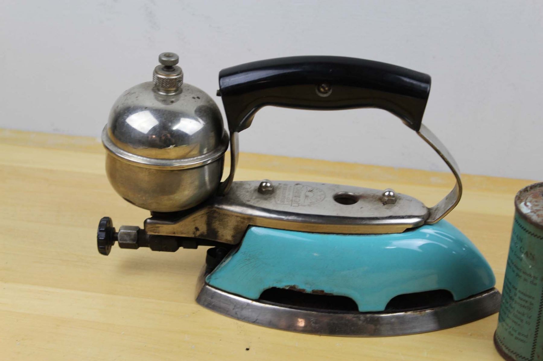 Coleman No.611A Kerosene Iron And Fuel Can