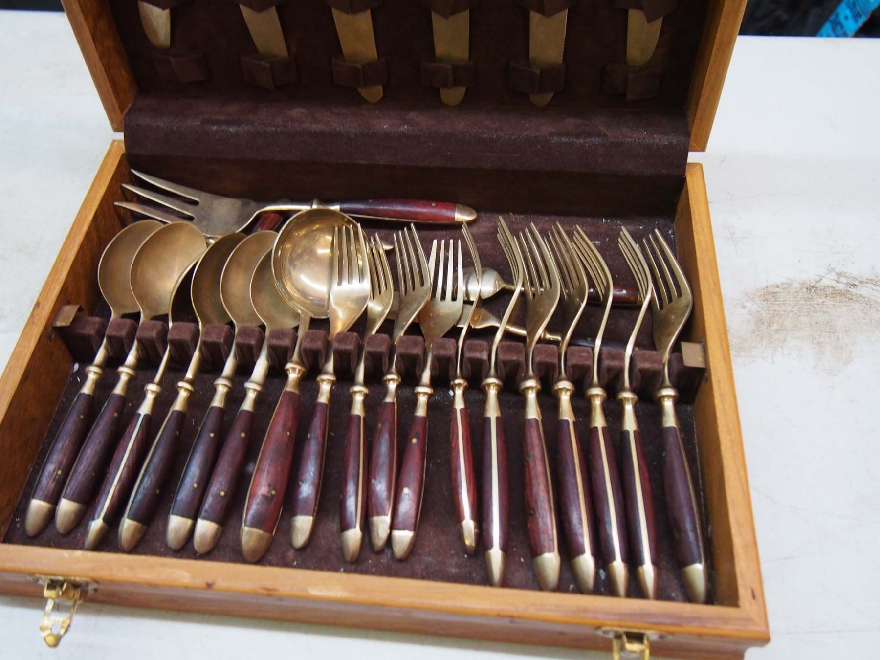 Winsome Nickel Bronze Cutlery Set W/ Wooden Case