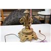 Image 2 : Vintage Lamp & Foot Stool