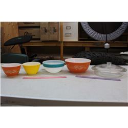 Lot of Pyrex Dishware (1 Fire King Piece)