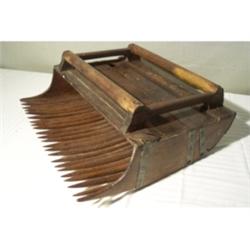 Primitive Cranberry Shucker