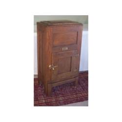 Oak ice box