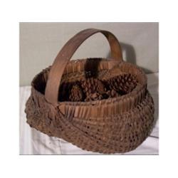 Buttocks basket with pine cones