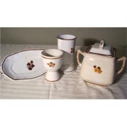 Four items Tea leaf ironstone