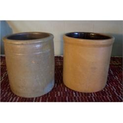 Lot of two crocks