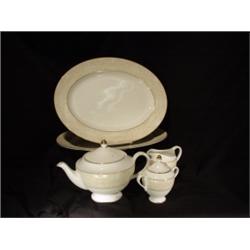 New - Ralph Lauren - Meredith - Completer Set - teapot, creamer, sugar, 2 platters