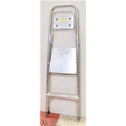 4' ALUMINUM STEP LADDER