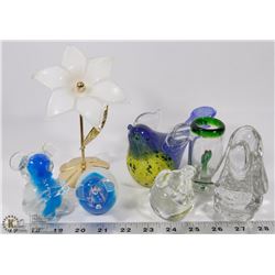 BOX OF ART GLASS ITEMS