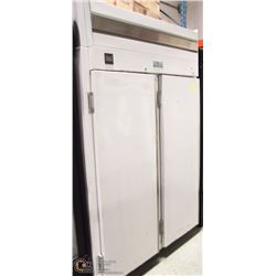 CURTIS 2 DOOR STAND UP REFRIGERATOR 55"X83"