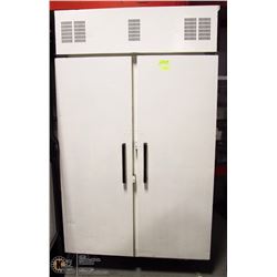 WHITE 2 DOOR FOSTER COOLER W/ BAKER RACK BUILT