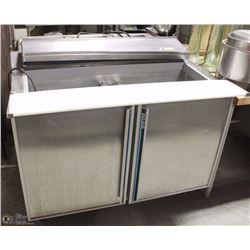SILVER KING 4' REFRIGERATED SANDWICH TABLE