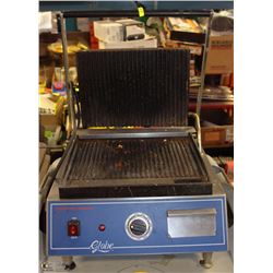 GLOBE COUNTERTOP PANINI SANDWICH PRESS