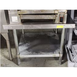 STAINLESS STEEL TABLE 30 X 30 X 26H