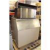 Image 1 : MANITOWOC LARGE STAINLESS ICE MACHINE