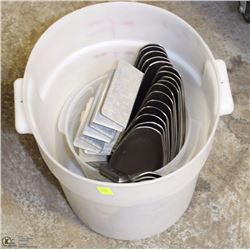 BUCKET OF MISC KITCHEN ACCES INCLUDING TACO