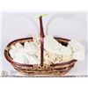 Image 1 : BASKET OF CROCHETED HANDMADE DOILIES & LINENS
