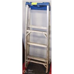3' STEP LADDER