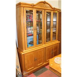 SOLID OAK BUFFET AND HUTCH
