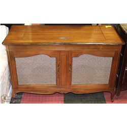 JVC 46X18X30"H TURNTABLE CONSOLE STEREO