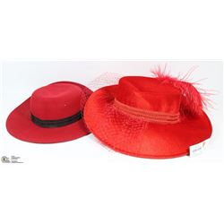 2 RED HATS INCL WOOL AND DERBY LIKE WITH FEATHER