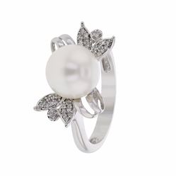 14KT White Gold 5.59ct Pearl and Diamond Ring