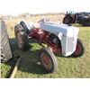 Image 2 : Ford 9N Tractor - gas