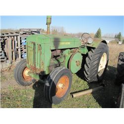 John Deere D Tractor - gas