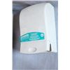 Image 2 : TRAY OF HAND SANITIZER AND DISPENSER