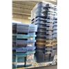Image 2 : 15 SMALL RUBBERMAID TOTES